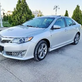 Toyota Camry 2014