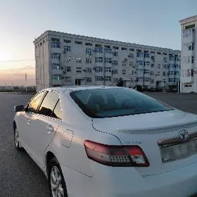 Toyota Camry 2011