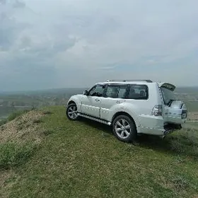 Mitsubishi Pajero 2012