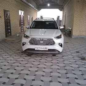 Toyota Highlander 2022