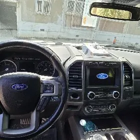 Ford Expedition 2021