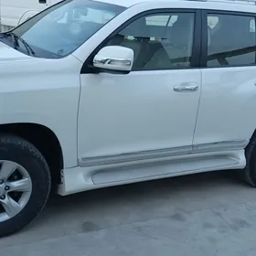 Toyota Land Cruiser Prado 2011