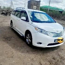 Toyota Sienna 2011