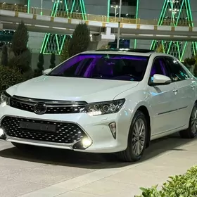 Toyota Camry 2018