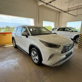 Toyota Highlander 2021