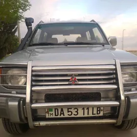Mitsubishi Pajero 1993