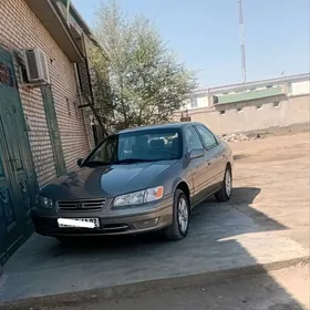 Toyota Camry 2000