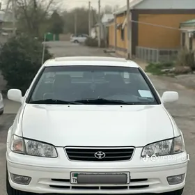 Toyota Camry 2000