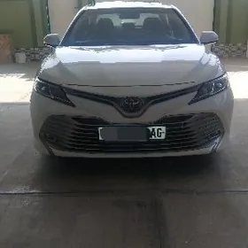 Toyota Camry 2018