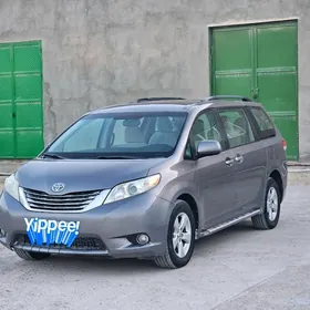 Toyota Sienna 2012