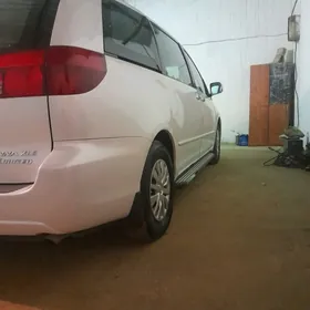 Toyota Sienna 2004