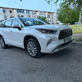 Toyota Highlander 2021