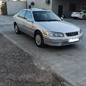 Toyota Camry 2001