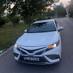 Toyota Camry 2021