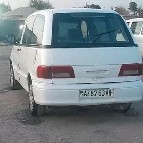 Toyota Previa 1990