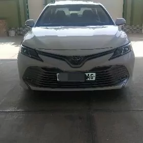 Toyota Camry 2018