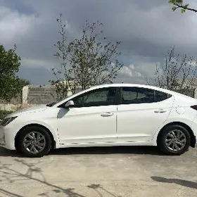 Hyundai Elantra 2020