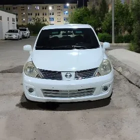 Nissan Versa 2011