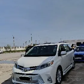 Toyota Sienna 2017