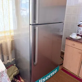 Holodilnik Hisense