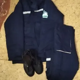 спецовка,обувь и бушлаг