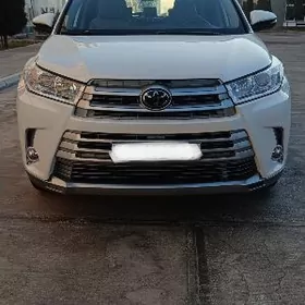 Toyota Highlander 2018