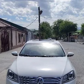 Volkswagen Passat 2011