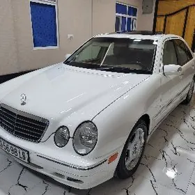 Mercedes-Benz E320 2002