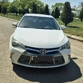 Toyota Camry 2015