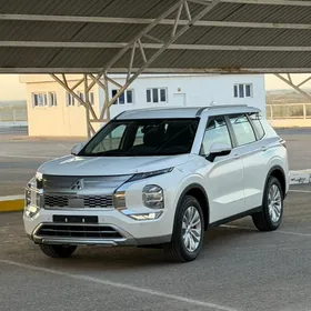 Mitsubishi Outlander 2025