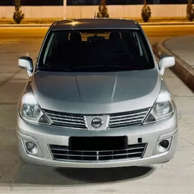 Nissan Versa 2011
