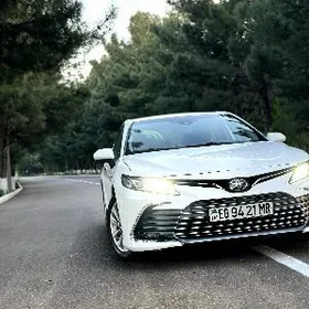 Toyota Camry 2023