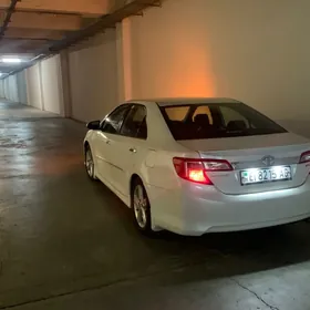 Toyota Camry 2013