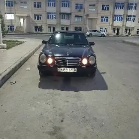 Mercedes-Benz E320 1998