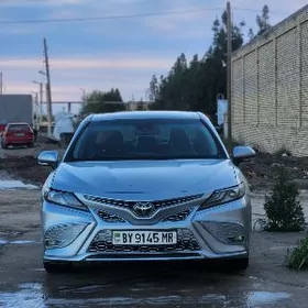 Toyota Camry 2021