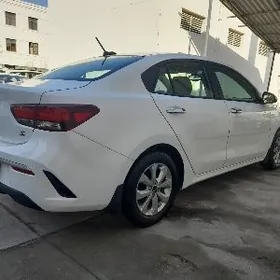 Kia Rio 2021