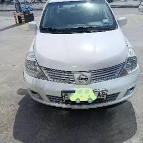 Nissan Versa 2011