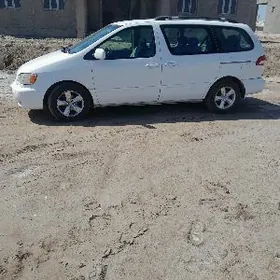 Toyota Sienna 2002