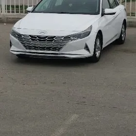 Hyundai Elantra 2023
