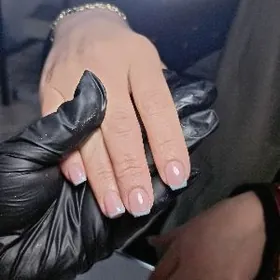 Naraşiwiniýa Dyrnak salon Mani