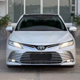 Toyota Camry 2021
