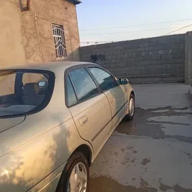 Toyota Carina 1993