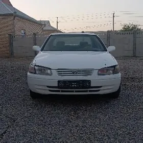 Toyota Camry 1999