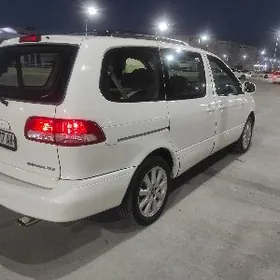 Toyota Sienna 1999
