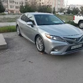 Toyota Camry 2020