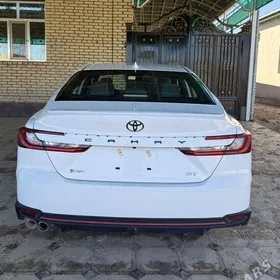 Toyota Camry 2025