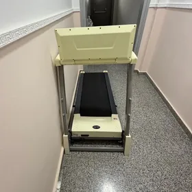 Беговая дорожка (begowoý)