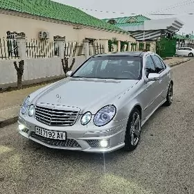 Mercedes-Benz E350 2005