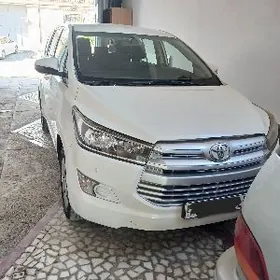 Toyota Innova 2019