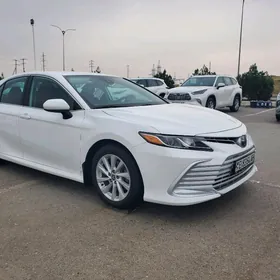 Toyota Camry 2022